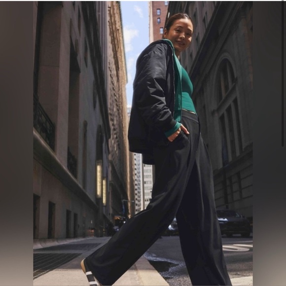 NWT Athleta Pinnacle Black Trouser Size 12/P - Picture 1 of 11